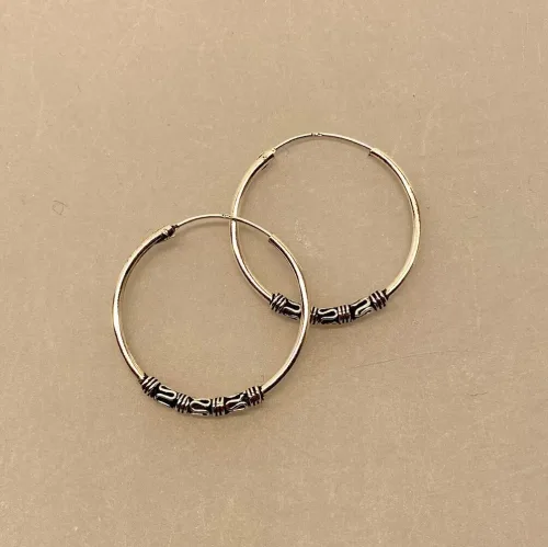 Creoler i Sølv Ø 30 mm 3 x S-mønster, sø 096-9, bali, hoops, runde, øreringe, ringe, store, mønster, oxiderede, oxyderede, snoninger, specielle, billeige, ægte, ren, sterling, sølv, 925, lette, elegante, tynde, flotte, tilbud, boho, hippie, chic, biti, ribe, maanesten, stine a, pico,