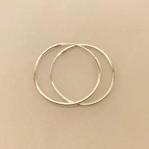 SØ 1530, Creoler i Sølv Ø 30 mm Glatte Hoops 1,5 mm, sø 1530, små, halvstore, tynde, billige, tilbud, ægte, billige, simple, runde ringe, runde, ørenringe, øreringe, creol, creoler, glatte, ægte sølv, sterling sølv, billige, god kvalitet, biti, ribe