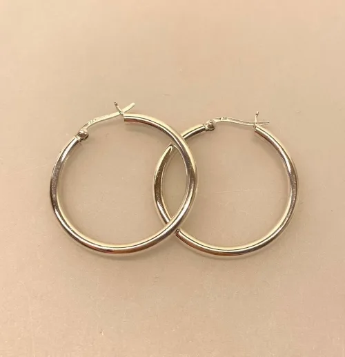 Creoler i Sølv Ø 35 mm Glatte Hoops 3 mm, sø 3035, vippepind, kraftige, chunky, gedigne, kvalitet, flot, lækre, tykke, store, statement, smykker, øreringe, hoops, creoler, runde, ringe, ægte, ren, sølv, sterling, 925, elegante, flotte, cool, smarte, stilige, stilede, simple, fest, boho, billige, tilbud, for to, par, biti, ribe, design, jane kønig, stine a, maanesten, pico, sfb, cph, enamel, julie, sandlau,