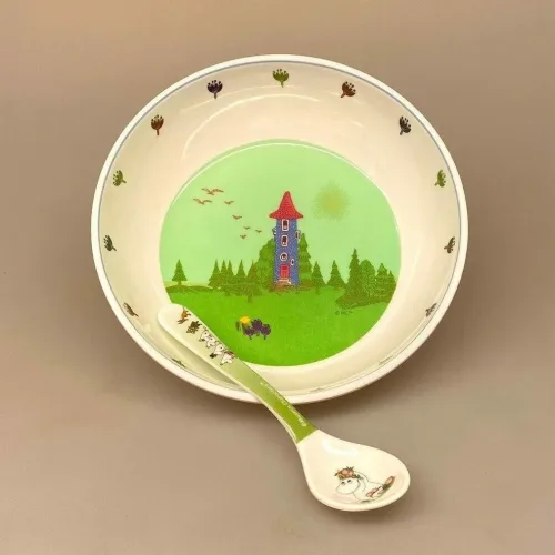 Melamin Tallerken Dyb - Mumi Grøn med Hus, skål, dyb, tallerken, yoghurt, morgenmad, melaminskål, hus, mumimor, mumifar, service, børne, til børn, barnedåb, dåb, gave, baby, shower, mumin, moomi, mumi, mumitroldene, tove, jansson, samler, mumrik, lille, my, gave, dåbsgave, barselsgave, gaveide, fint, magisk, melamin, praktisk, pic, nic, sommerhus, børnehave, sødt, fint, biti, ribe, svensk, finsk
