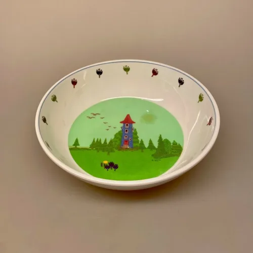 Melamin Tallerken Dyb - Mumi Grøn med Hus, skål, dyb, tallerken, yoghurt, morgenmad, melaminskål, hus, mumimor, mumifar, service, børne, til børn, barnedåb, dåb, gave, baby, shower, mumin, moomi, mumi, mumitroldene, tove, jansson, samler, mumrik, lille, my, gave, dåbsgave, barselsgave, gaveide, fint, magisk, melamin, praktisk, pic, nic, sommerhus, børnehave, sødt, fint, biti, ribe, svensk, finsk