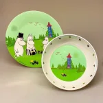 Melamin Tallerken Flad - Mumi Grøn, hus, mumimor, mumifar, service, børne, til børn, barnedåb, dåb, gave, baby, shower, mumin, moomi, mumi, mumitroldene, tove, jansson, samler, mumrik, lille, my, gave, dåbsgave, barselsgave, gaveide, fint, magisk, melamin, praktisk, pic, nic, sommerhus, børnehave, sødt, fint, biti, ribe, svensk, finsk