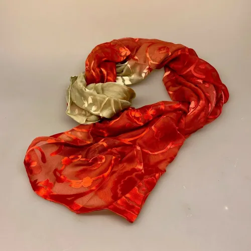 Silkesatin Tørklæde Reliefmønster - Koralrød Beige, krummelurer, blomster, Silkesatin Tørklæde Reliefmønster - Koralrød Beige, rød, natur, satin, ausbrenner, brændt, ætset, mønster, relief, specielt, særligt, flot, yndigt, frisk, grøn, silke, smukt, fed, blank, biti, ribe, unikt, unika