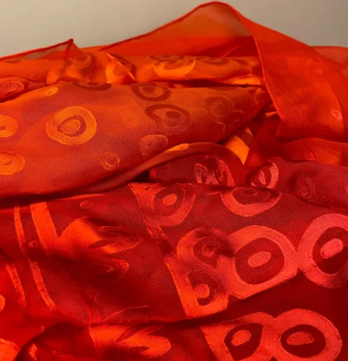 Silkesatin Tørklæde Reliefmønster - Koralrød Orange, bobler, Silkesatin Tørklæde Reliefmønster - Koralrød Beige, rød, natur, satin, ausbrenner, brændt, ætset, mønster, relief, specielt, særligt, flot, yndigt, frisk, grøn, silke, smukt, fed, blank, biti, ribe, unikt, unika