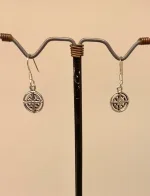 Vikingeøreringe i Sølv - Rund med Kompas, vejviser, den rette vej, fidne vej, lykke på rejsen, rejse, amulet, små, runde, øreringe, hænge, ørehængere, ægte, sterling, sølv, ørenringe, lette, fine, symbolske, biti, ribe