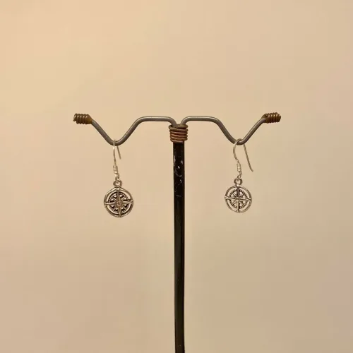 Vikingeøreringe i Sølv - Rund med Kompas, vejviser, den rette vej, fidne vej, lykke på rejsen, rejse, amulet, små, runde, øreringe, hænge, ørehængere, ægte, sterling, sølv, ørenringe, lette, fine, symbolske, biti, ribe