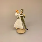 Brudepar Dansende Metal, brudepar, bryllup, bryllupsgave, sangskjuler, brudevals, kærlighed, sjov, kagefigur, bryllupskage, kransekagefigur, topfigur, dansende, særlig, personlig, sjov, gave, forlovelse, biti, ribe, baden