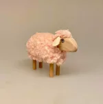 Får - Træ og Uld - Stort Rosa, får, lam, påskelam, træ, bøgetræ, maier, håndlavet, guds lam, konfirmand, konfirmation, konfirmationsgave, uld, fåreuld, marsklam, vadehavslam, vadehavet, vadehavsfår, nationalpark, vadehavet, ribe, tøndermarsken, påske, påskepynt, nordisk, stil, stilig, design, enelt, flot, lækkert, kunsthåndværk, biti, ribe