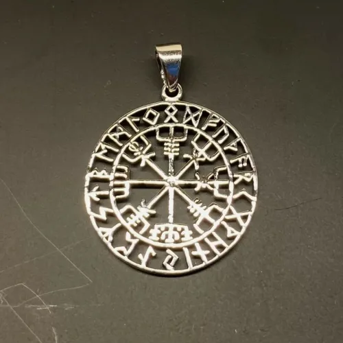Sølv Vedhæng Vegvisir Åben med Runer, runeskrift, rejseamulet, amulet, evigheden, infinity, runesten, runestav, magisk, amuletter, heksetegn, vejviser, vedhæng, sterling sølv, halskæde, halssmykke, museums, smykker, vikinge, fund, kopi, ansgar, ribe, biti, rundt, specielt, gaveide,