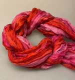 Twistet Silketørklæde 90148 Rød Pink, rio, røde, pink, farver, glade, friske, klare, skrappe,, festlige, spræl, farveglad, rødpink, nuancer, blød, ægte, ren, silke, luksus, lækkert, gave, gaveide, flot, snoet, tvistet, crasch, krøllet, vasket, silkesjal, silketørklæde, sporty, smart, fyldigt, lækkert, koloreret, tone-i-tone, biti, ribe, salto, darling