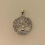 Vedhæng Sølv - Livets Træ Yggdrasil Filigran Stor, vikingesmykker, vikingsmykker, livstræet, ask, ygdrasil, yggdrassil, asatro, sølvvedhæng, sølvsmykke, kædevedhæng, freja, nordisk mytologi, asgård, udgård, midgård, museumssmykker, museums smykker, kopi smykker, fund, kopier af fund, ribe, biti,