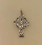 Vedhæng i Sølv - Keltisk Aran Kors, solhjulet, evigheden, evighedsflet, irsk, keltisk, kors, keltisk, aran, irsk, cirkel, specielt, kristent, tidligt, originalt, gaveide, konfirmation, barnedåb, museums, kopi, fund, smýkker, sølv , sterling, sølvkors, lille, biti, ribe