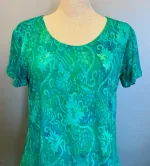 Batik T-shirt Kort Ærme Jersey - Bino Grøn, t-shirt, kort, moderat, klædelig, figur, timeglas, taljeret, blød, holdbar, kvalitet, batik, batikfarvet, tryk, farver, grønne, turkis, flot, lækker, speciel, biti, ribe