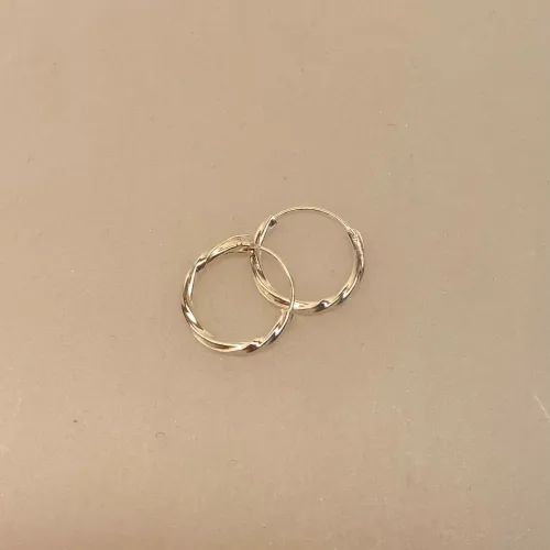 Creoler i Sølv Ø 14 mm Hoops Snoede, små, tykke, chunky, tvistede, snoede, lyse, sø 01114, billige, ægte, sterling, ren, sølv, hoops, runde, øreringe, ringe, fine, feminine, sporty, nikkelfri, biti, ribe, stine a, enamel, cph, danske, brands, mærker, design
