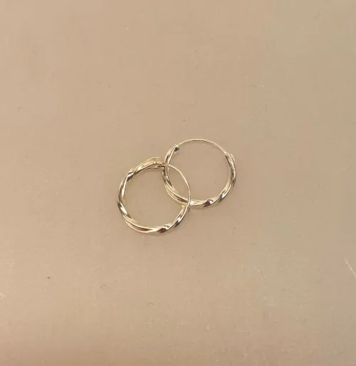 Creoler i Sølv Ø 14 mm Hoops Snoede, små, tykke, chunky, tvistede, snoede, lyse, sø 01114, billige, ægte, sterling, ren, sølv, hoops, runde, øreringe, ringe, fine, feminine, sporty, nikkelfri, biti, ribe, stine a, enamel, cph, danske, brands, mærker, design