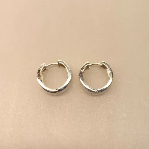 Creoler i Sølv Ø 16 mm Glatte Hoops - Brede med Click, sø 631, brede, click-lås, klik, klap, creoler, hoops, chunky, brede, kraftige, tykke, lækre, kvalitet, flotte, moderne, smarte, lette, lukke, ren, sølv, ægte, sterling, 925, smykker, runde, små, smarte, billige, øreringe, ringe, firkantede, biti, ribe, stine a, enamel, cph, susanne friis, bjørner, maanesten, anne, black, maria, jane kønig