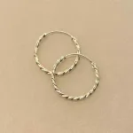 Creoler i Sølv Ø 20 mm Hoops Snoede, sø 01120, små, tykke, chunky, tvistede, snoede, lyse, sø 01114, billige, ægte, sterling, ren, sølv, hoops, runde, øreringe, ringe, fine, feminine, sporty, nikkelfri, biti, ribe, stine a, enamel, cph, danske, brands, mærker, design