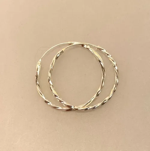 Creoler i Sølv Ø 30 mm Hoops Snoede, store, mellemstore, tynde, lette, tvistede, snoede, lyse, sø 01114, billige, ægte, sterling, ren, sølv, hoops, runde, øreringe, ringe, fine, feminine, sporty, nikkelfri, biti, ribe, stine a, enamel, cph, danske, brands, mærker, design