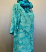 Tunika Model Puri - Lys Petrol, lys, turkis, crepe, crincle, dæmpet, grøn, søgrøn, turkis, blågrøn, slank, lang, halvlang, crincle, bomuld, strygefri, åndbar, tunika, bluse, batik, farvet, tryk, holdbar, kvalitet, naturmateriale, biti, ribe,