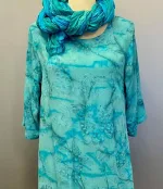 Tunika Model Puri - Lys Petrol, lys, turkis, crepe, crincle, dæmpet, grøn, søgrøn, turkis, blågrøn, slank, lang, halvlang, crincle, bomuld, strygefri, åndbar, tunika, bluse, batik, farvet, tryk, holdbar, kvalitet, naturmateriale, biti, ribe,