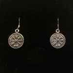 Vikingeøreringe i Sølv - Rund med Ægirs Hjelm, Vikingeøreringe i sølv - Rund med Ægirs Hjelm, amulet, amuletter, beskyttelse, imod farer, sejr, komme i mål, Ærgirs Hjelm, heksemagi, heksetegn, symbol, tegn, runde, øreringe, ægte sølv, sterling sølv, gaveide, beskyttelse, sølvsmykker, sølvøreringe, ørehængere, flotte, vikingesmykker, vikinger, vikingetiden, vikingefund, Ribe, domkirke, udgravninger, bog, vikingefund, guldskat, mønter, museumssmykke, museumssmykker, oldtidsfund, oldtiden, gamle, guder, kopi, kopismykker, vikingemuseum, by, vadehavet, domkirken, biti, Ansgar, aser, asgård,