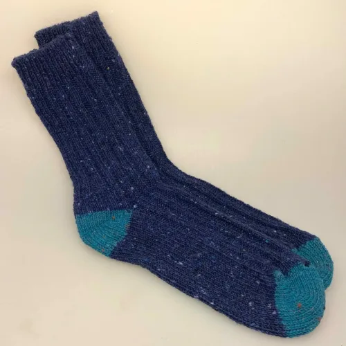Aran Sokker Uld - Petrol Blå, herresokker, til, herrer, drenge, mænd, damer, avoca, irland, irske, aran, donegal, tweed, popcorn, strik, uldsokker, ren, uld, merino, blød, lækker, friske, håndstrikkede, irland, gave, varme, lune, fødder, søde, piger, damer, damesokker, uldstrømper, sokker, korte, vandresokker, vandrestrømper, tracking, vandretur, caminoen, biti, ribe