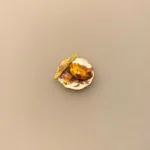 Kun én af hver - Tallerken med Croissant og Kniv, smørcroissant, mandelhorn, mandelcroisant, morgenmad, brunch, bagværk, mini, dukkehus, ting, til, tilbehør, 1:12, biti, reuter