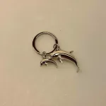 Nøglering Delfiner Blank Sølv, delfin, mor, barn, unge, svømme, med, delfiner, rejse, jordomrejse, symbolsk, gave, amulet, gaveide, lykke, dyr, havet, marine, biolog, færdig, uddannelse, flot, lækker, nøglering, gadgets, sølv, gedigen, lækker, kvalitet, design, biti, ribe,