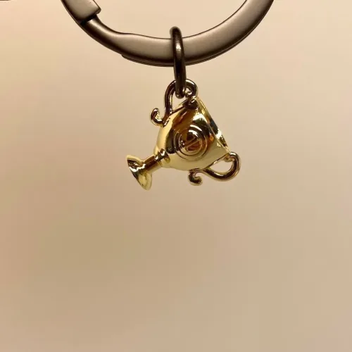 Nøglering med Hest og Pokal, ting med, heste, ridning, ridesport, konkurrenceridning, rytter, galop, trav, skoleridning, ballak, hestepige, hesteting, gave, gaveide, symbolsk, personlig, lækker, kvalitet, biti, ribe