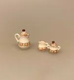 Miniature Kaffekande Porcelæn Rosa, kaffekande, kaffepause, kaffebord, porcelæn, Miniature Kop Porcelæn Blomster, kaffepunch, snaps, haps haps haps, nu skal vi have snaps, service, kaffe, kaffeservice, middagstallerken, mini, miniature, miniatyre, 1:12, dukkehus, nisser, symbolsk, gave, gavekort, sangskjuler, sønderjysk kaffebord, tjener, madlavning, borddækning, nisserne, nissedør, dukkehusting, dukkehustilbehør, interiør, ting til, sættekasse, sætterkasse, biti, Best in miniature