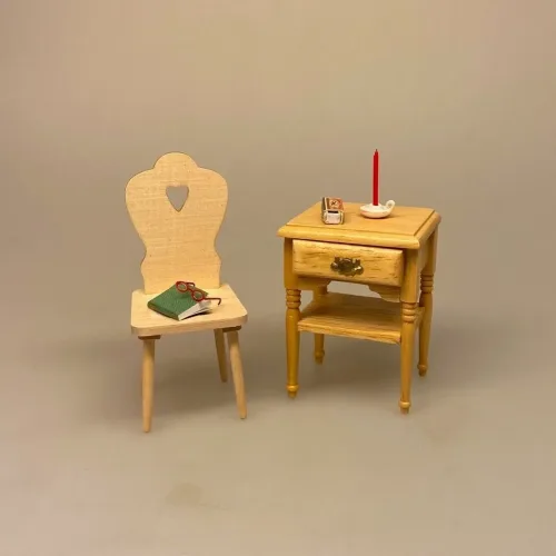 lysestage, dukkehuspynt, Miniature, lysestage, kammerstage, stage, julelys, julelysestage, julestage, Miniature Tændstikæske, dukkehus, dukkehusting, ting til dukkethuset, miniature, miniaturer, sættekasse, sætterkasse, sættekasseting, nisseting, nissetilbehør, mini, småt, 1:12, jul, nissehuset, nissedør, til nisserne, biti,ribe