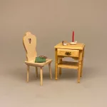 Miniature Kammerstage Porcelæn med Lys, lysestage, dukkehuspynt, Miniature, lysestage, kammerstage, stage, julelys, julelysestage, julestage, Miniature Tændstikæske, dukkehus, dukkehusting, ting til dukkethuset, miniature, miniaturer, sættekasse, sætterkasse, sættekasseting, nisseting, nissetilbehør, mini, småt, 1:12, jul, nissehuset, nissedør, til nisserne, biti,ribe, 1:12