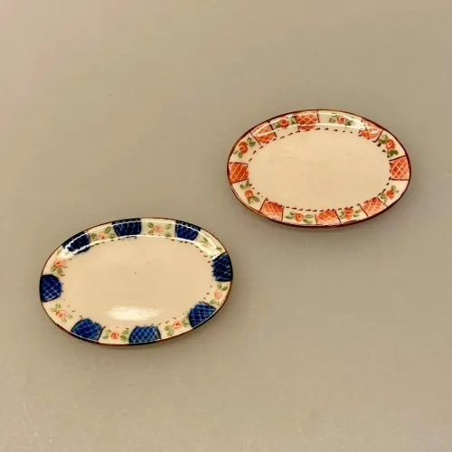 Miniature Ovalt Fad Porcelæn, service, dukkehus, ting, til, tilbehør, dukkehusting, køkken, middag, servering, tjerner, 1:12, miniature, sætterkasse, sættekasse, nisser, nissetilbehør, nissedør, titanias palads, biti, ribe, dansk, porcelæn,