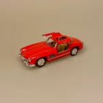 Modelbil Mercedes Benz 300 SL Coupe - Rød, knaldrød, racerrød, rød sportsvogn, mercedes, benz, coupe, 300 sl, butterfly, gullwing, racer, sportsvogn, racerbil, klassisk, classic, cars, modelbil, tysk, bil, mini, model, samler, legetøj, seje, biler, udstilling, benzin, de uheldige helte, james bond, gentleman, luksus, ikonisk, særlig, lækker, flot, biti, ribe, licens, original