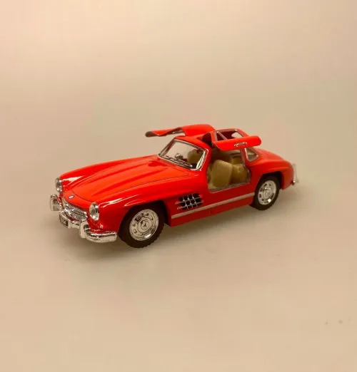 Modelbil Mercedes Benz 300 SL Coupe - Rød, knaldrød, racerrød, rød sportsvogn, mercedes, benz, coupe, 300 sl, butterfly, gullwing, racer, sportsvogn, racerbil, klassisk, classic, cars, modelbil, tysk, bil, mini, model, samler, legetøj, seje, biler, udstilling, benzin, de uheldige helte, james bond, gentleman, luksus, ikonisk, særlig, lækker, flot, biti, ribe, licens, original