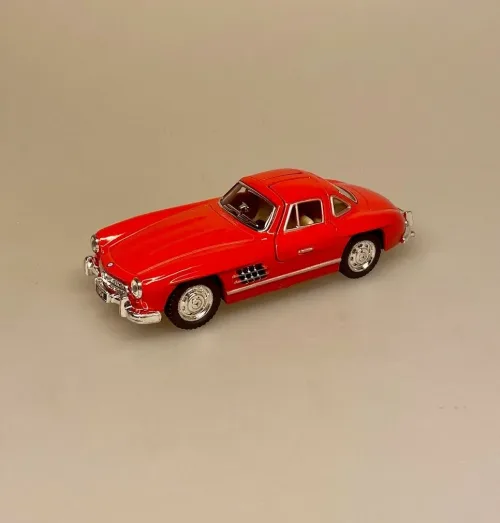 Modelbil Mercedes Benz 300 SL Coupe - Rød, knaldrød, racerrød, rød sportsvogn, mercedes, benz, coupe, 300 sl, butterfly, gullwing, racer, sportsvogn, racerbil, klassisk, classic, cars, modelbil, tysk, bil, mini, model, samler, legetøj, seje, biler, udstilling, benzin, de uheldige helte, james bond, gentleman, luksus, ikonisk, særlig, lækker, flot, biti, ribe, licens, original