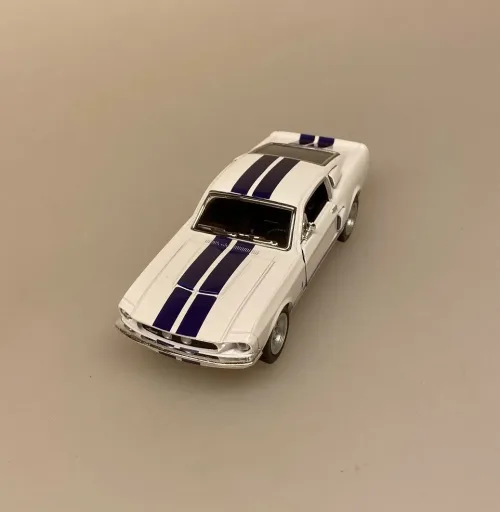 Modelbil Shelby GT 500 - Hvid, 60 seconds gone, eleanor, nicolas cage, 1967, oldsmobile, old school, modelbiler, lille, ægte, racer, racerbil, strretracer, samler, kørekort, ny bil, gamle, biler, biti, ribe