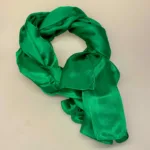 Silketørklæde Pongé 1410 XL - Grønt, klar, grøn, stort, luftigt, let, elegant, billigt, ægte, ren, silke, ponge, glat, ensfarvet, voluminøst, ekst6ravagant, luksus, gave, gaveide, stola, sjal, flot, lækkert, flot, biti, ribe