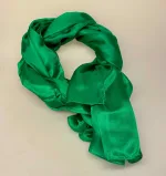 Silketørklæde Pongé 1410 XL - Grønt, klar, grøn, stort, luftigt, let, elegant, billigt, ægte, ren, silke, ponge, glat, ensfarvet, voluminøst, ekst6ravagant, luksus, gave, gaveide, stola, sjal, flot, lækkert, flot, biti, ribe