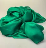 Silketørklæde Pongé 1410 XL - Grønt, klar, grøn, stort, luftigt, let, elegant, billigt, ægte, ren, silke, ponge, glat, ensfarvet, voluminøst, ekst6ravagant, luksus, gave, gaveide, stola, sjal, flot, lækkert, flot, biti, ribe