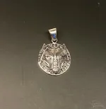 Vikingevedhæng i Sølv - Fenris Ulvehoved med Runer, sv, 887, runer, runeskrift, amulet, ulv, ulvemotiv, fenris, fenrisulven, vikinger, vikingesmykker, keltisk, evigheden, museumssmykker, kopi, smykker, vedhæng, sølv, biti, ribe