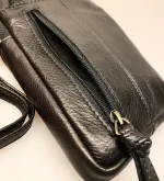 Lille Taske i Skind - Slank Model Sort, mobiltaske, gå-i-byen, taske, lille, rummelig, praktisk, herretaske, cross body, skuldertaske, skrå, lang rem, lædertaske, taskepung, organiser, smart, stilren, enkel, smart, lædertaske, mobiletui, ægte, skind, kalveskind, lækker, blød, cool, biti, dansk, design, unisex, festtaske,