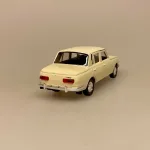 Modelbil Wartburg 353 - Creme, Wartburg Knight, østeuropa, østtyskland, berlin, muren, retro, historisk, kolde krig, DDR, modelbil, legetøjsbil, lille, bil, metalbil, kopi, original, ægte, sjov, symbolsk, kørekort, 18 år, ny bil, bilforhandler, biti
