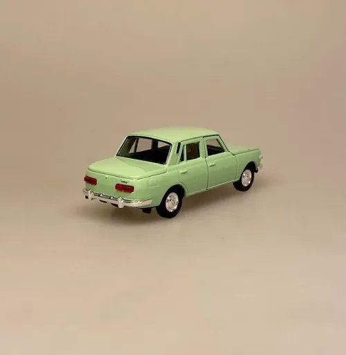 Modelbil Wartburg 353 - Lysegrøn, pastelgrøn, grøn, Knight, østeuropa, østtyskland, berlin, muren, retro, historisk, kolde krig, DDR, modelbil, legetøjsbil, lille, bil, metalbil, kopi, original, ægte, sjov, symbolsk, kørekort, 18 år, ny bil, bilforhandler, biti
