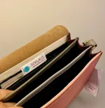 Unika Taske i Læder Laura - Fersken Gul Grå, pastelfarver, barbie, laksefarvet, rosa, Unika Taske i læder - Bolso, Unik, feminin, saddeltaske, saddle, back, vegetabilsk, garvet, sustainable, bæredygtig, unik, one of a kind, farverig, sjov, humoristisk, flot, speciel, særlig, lækker, enestående, gave, gaveide, hipster, hip, moderne, økologisk, taske, crossover, cross bag, skuldertaske, biti, ribe, soruka, spansk, design, ægte, skin, læder, skindtaske, lædertaske,