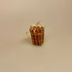 Kun En af hver - Miniature Kurv med Bærestropper, rygsæk, miniature, miniaturer, one of a kind, nisser, ting til, dukkehus, dukkehusting, dukkehustilbehør, nissedør, nissetilbehør, 1:12, småt, små, ting,
