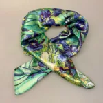 Silketørklæde Bandana Iris, van gogh, vincent, art, kunst, kunstnerisk, maler, maleri, silke, ægte, ren, 100%, lille, kvadratisk, smart, firkantet, i halsen, bandana, bandeau, på taske, i håret, chic, paris, elegant, silketørklæde, gave, gaveide, biti, ribe