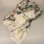 Silketørklæde Chiffon XL - Blomster og Sommerfugle, LET, gnuglet, tyndt, elegant, feminint, voluminøst, aflangt, bredt, yndigt, flora, natur, vilde, blomster, grøftekant, vild med vilje, blomsterhandler, have, naturvejleder, gave, gaveide, fint, lyst, ren, silke, silketørklæde, gaveide, biti, ribe