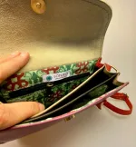 Unika Taske i Læder - Beth Rød Lyng, Unika Taske i læder - flerfarvet Lilla Bordeux, Unika Taske , Unika Taske i læder, taske, skind, læder, skindtaske, ægte læder, ægte skind, lædertaske, spansk, design, smart, unika, unikt, one of a kind, recykling, upcykling, upcycled, recycled, sustainable, bæredygtigt, naturligt, vegetabilsk, garvet, håndlavet, kunsthåndværk, læderarbejde, specielt, flot, lækkert, kvalitet, biti, ribe, domkirken, marsken, vadehavet