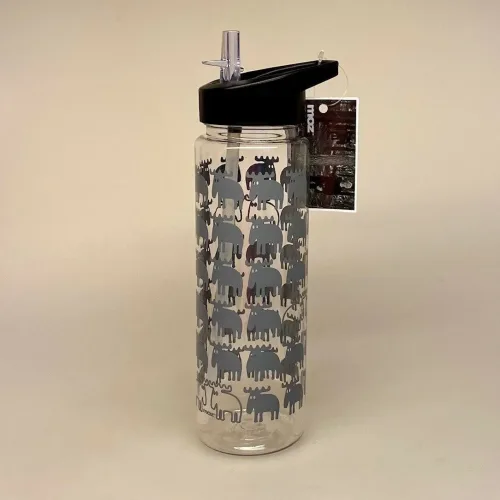 Vandflaske - Elge Grå, vandflaske, plastflaske, drikkeflaske, drikkedunk, fitness, sport, sportsdunk, sportsflaske, saftevandsdunk, smart, skoletasken, skole, fritid, job,arbejde, gave, gaveide, elge, elg, elgmotiv, med elge, sort, flot, stilig, sjov, speciel, sverige, svensk, moz, biti, ribe, håndbold, cool, lækker, smart, sugerør, drikkepause,